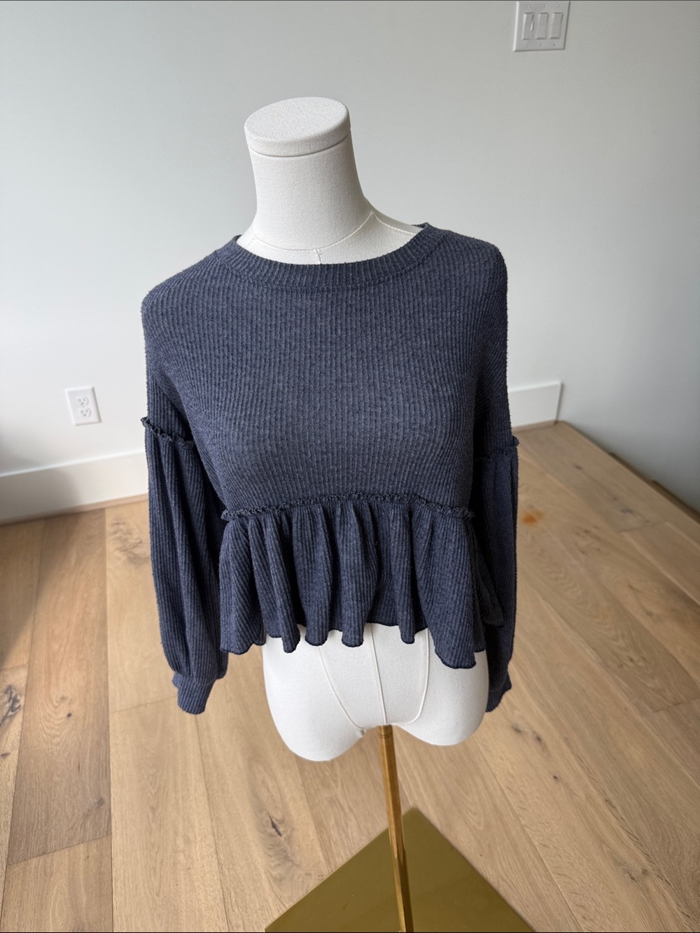 Ribbed Peplum Long Sleeve cropped Sweater - Charcoal